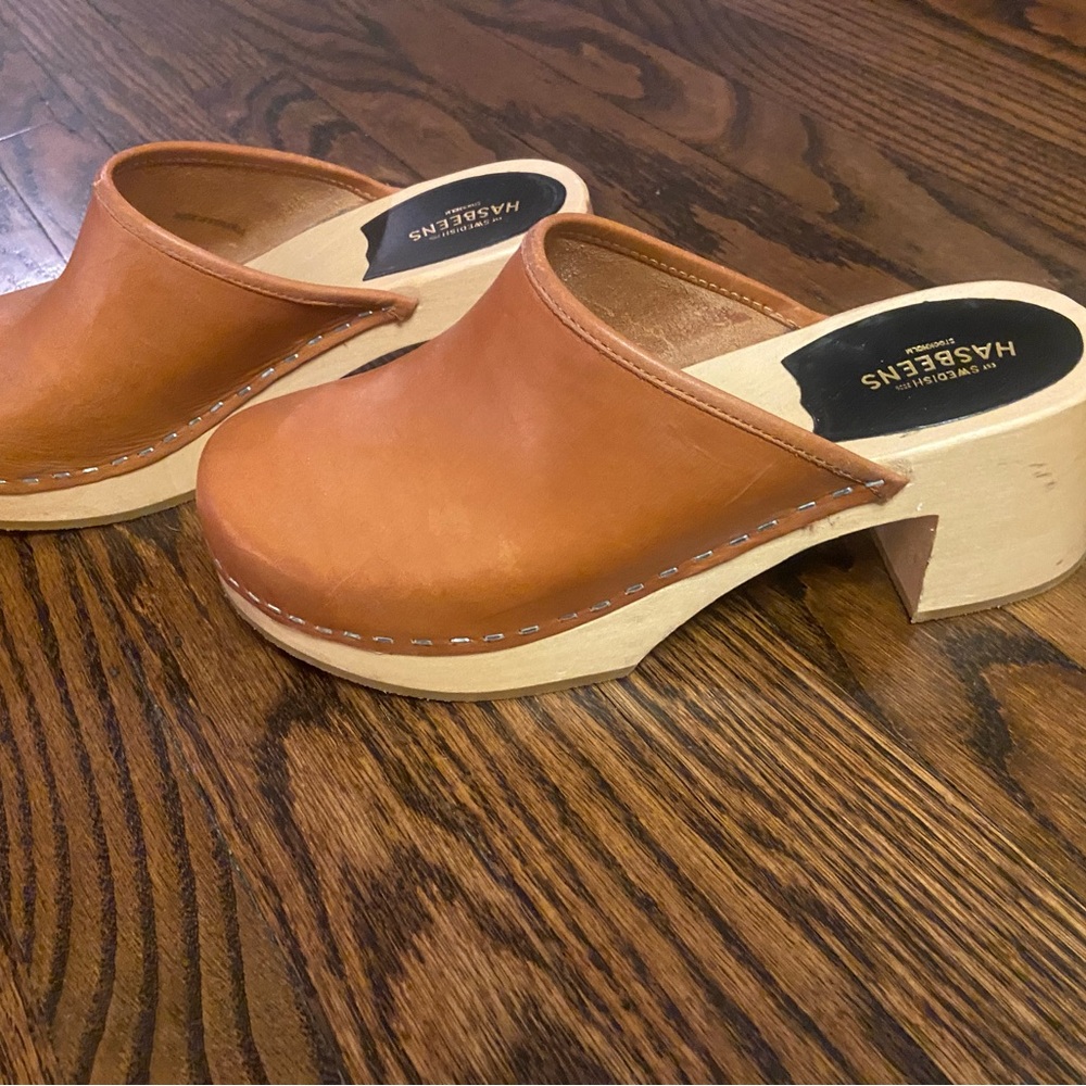 Swedish Hasbeens Women's Brown Leather Clogs, Nature